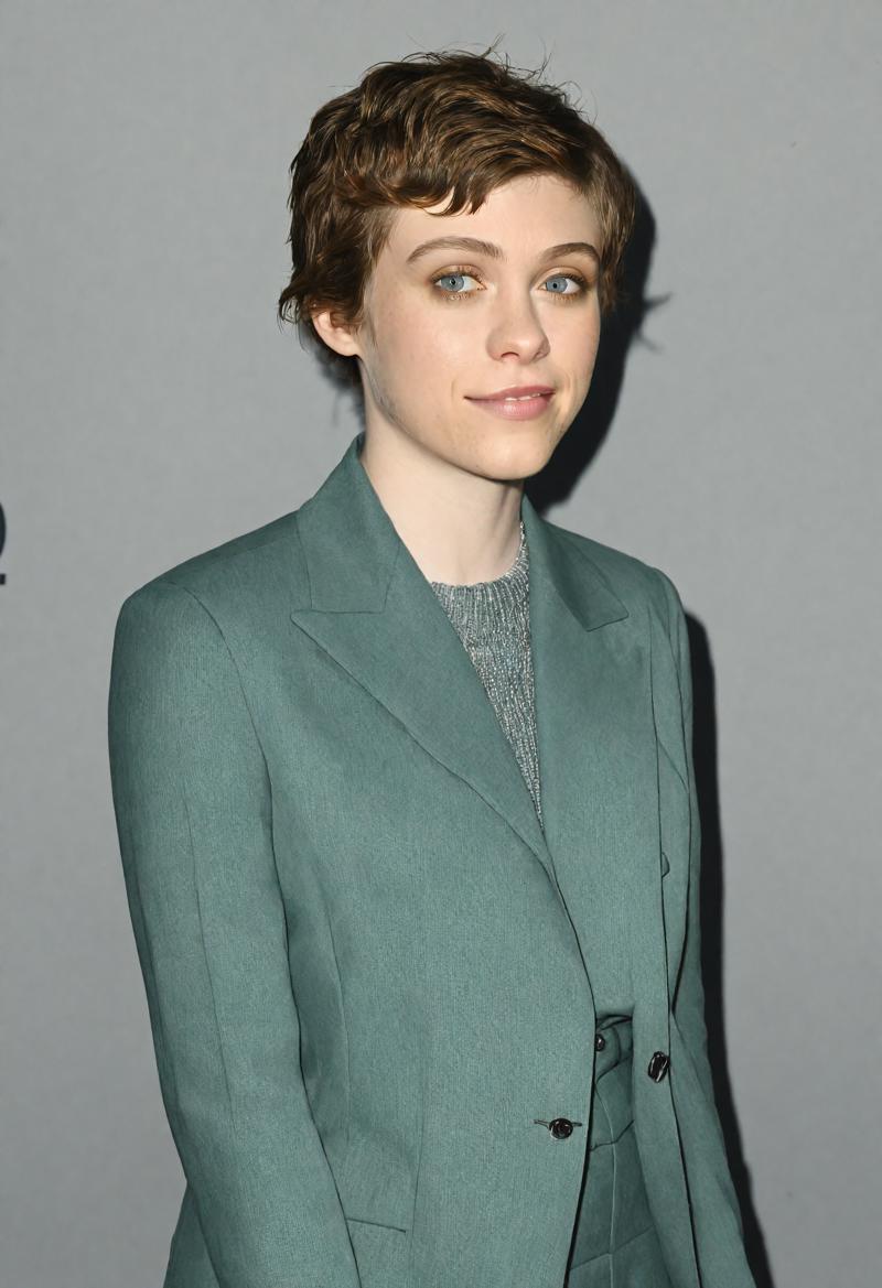 00036-medium shot of sophialillis lora Sophia Lillis SDXL.png